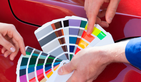 Entenda a relação entre o consumo de combustível com as cores dos automóveis