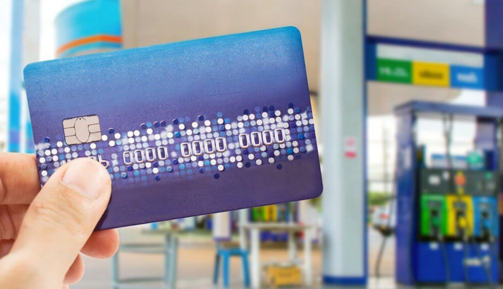 Entenda quais são os tipos de cartão combustível e por que eles geram economia