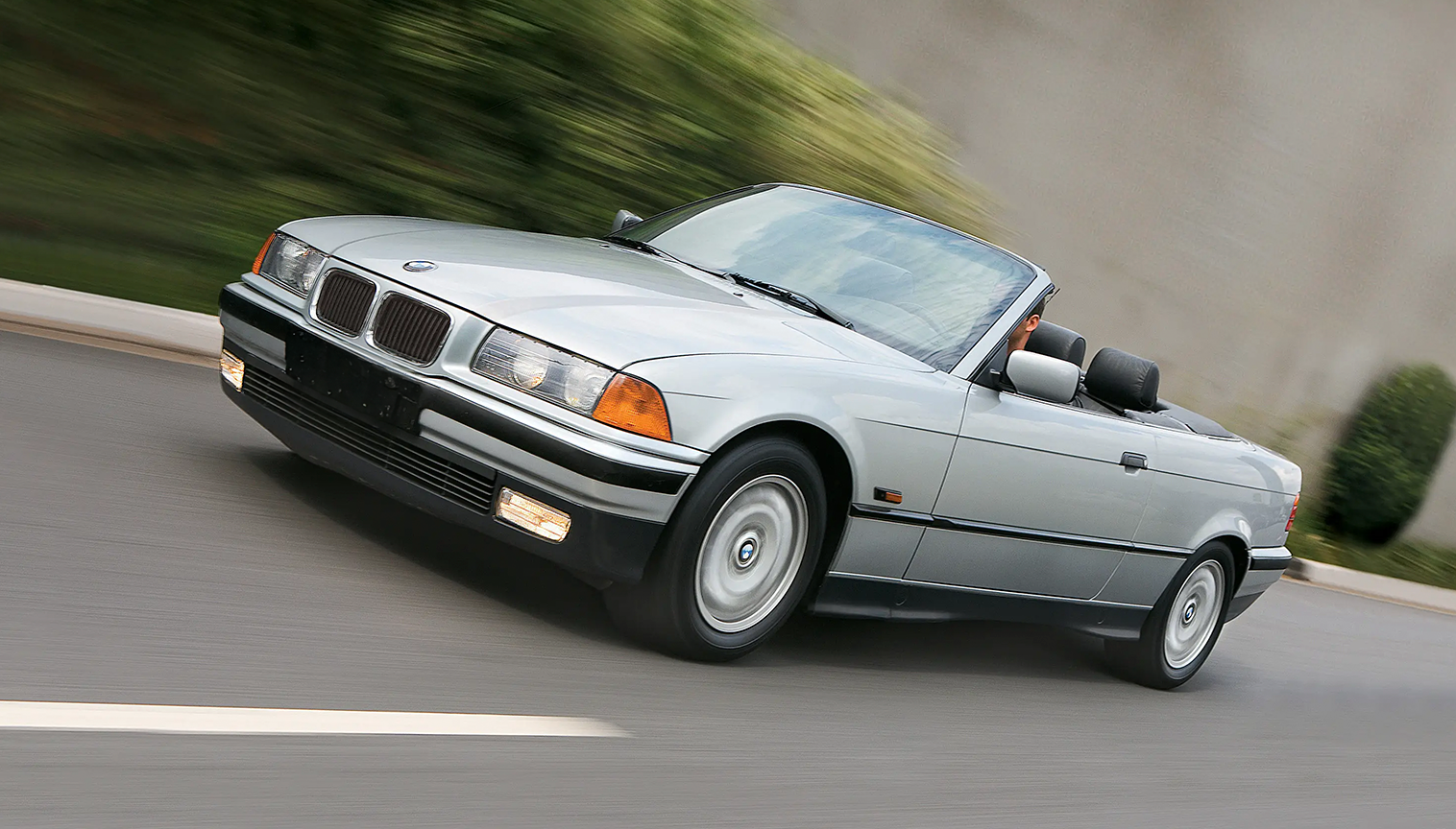 Carro importado, modelo conversível mais antigo da BMW