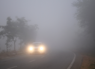 Neblina e baixa visibilidade: o que todo motorista precisa saber para ter segurança na estrada