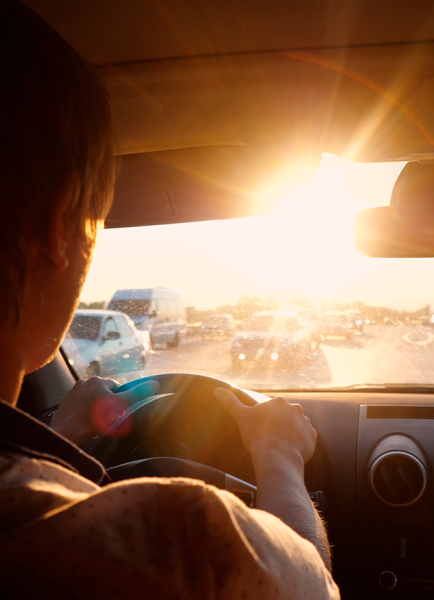 Segurança no trânsito: como evitar o ofuscamento da visão e dirigir com mais conforto no verão?