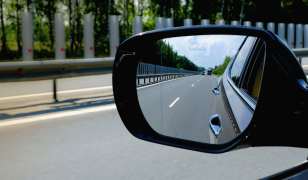 Lei do retrovisor: falta de cumprimento é considerada infração grave