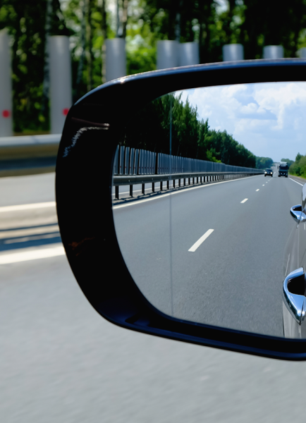 Lei do retrovisor: falta de cumprimento é considerada infração grave